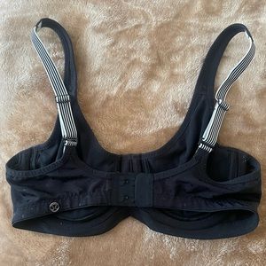 32C black lululemon athletica bra